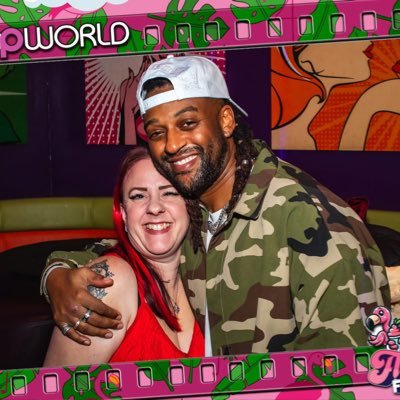 emmsxox's profile picture. 4 boys, 3 letters, 2 brits, 1 shot = lifetime of memories i will treasure ❤️💚💙💛 #JLS #JLSforummodlegend 45 mum of 3