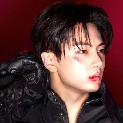 jenyeonluviy's profile picture. 