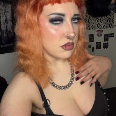 c0ffinbunnii's profile picture. 27 • 𝖘𝖍𝖊 𝖍𝖊𝖗 • 𝖈𝖔𝖓𝖙𝖊𝖓𝖙 𝖈𝖗𝖊𝖆𝖙𝖔𝖗 • 𝖊𝖓𝖌𝖆𝖌𝖊𝖉 • 𝖒𝖉𝖓𝖎 • ig c0ffinbunnii