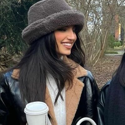 bhiuer's profile picture. her.