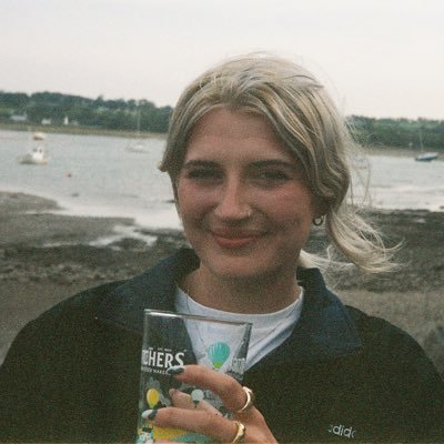 Livbridge's profile picture. “Oasis garden girl” / Liv Forever on RadioX 😎     Journalist @UNILAD, previously Newsquest @TheOldhamTimes Contact me -olivia.bridge@ladbiblegroup.com 💌