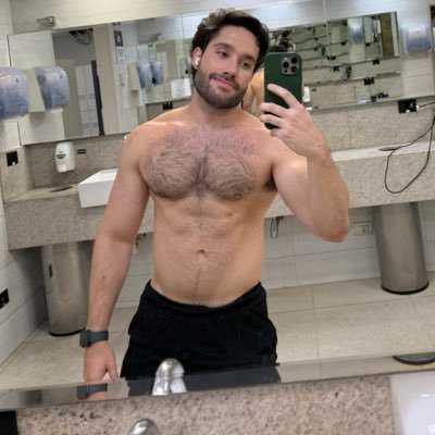 ricness_'s profile picture. arianator