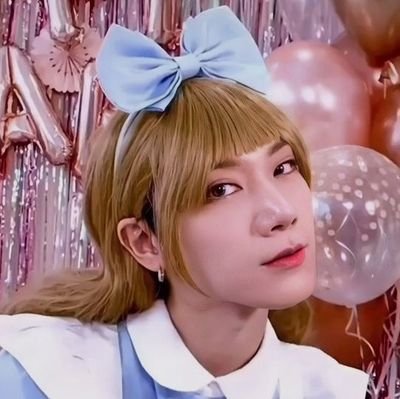 fernetlix's profile picture. los wayv me pusieron una perimetral