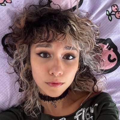 j0an_of_fart's profile picture. 🇲🇽🇸🇾 ★ they/them ★ 25 ★ minors dni
18+ acct @bruja_onix_