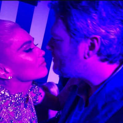 forgwenandblake's profile picture. Saved by the love story of @blakeshelton & @gwenstefani. Fan Account/ rant space. Got to hug Blake 3/18/2023. Dream is to get a Gwen hug 🩷