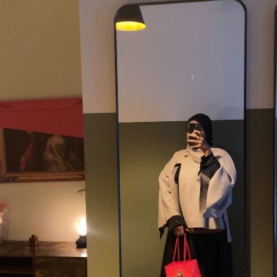 b_mahmuud's profile picture. My thoughts and a space to sincerely speak to the hearts.