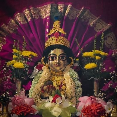 pragyaa26's profile picture. | Foodie | Music lover | coffee addict |❣️ 

#stufflistingsarmy #cybervillager #StyleSquad @stufflistings @stylelistings