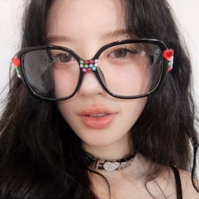 imcoolwithyouth's profile picture. “A lesbian, a heterosexual, and a polyamorous. Lancelot has to be gay to complete the holy family.”- Shakespeare