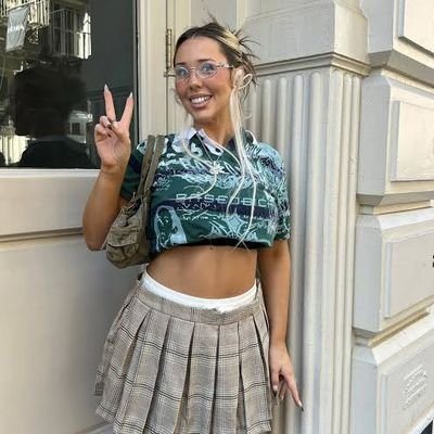 Vivian123625's profile picture. everyday I'm happy 😊😊😁