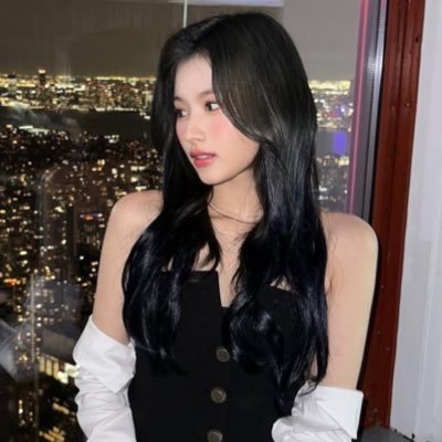 sereneirisxz's profile picture. アディオス、クソ野郎。