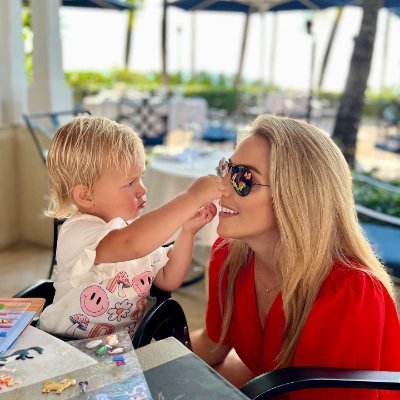 Naomi12Brin's profile picture. Home is never just a place it’s the people, languages, and memories we carry. I write from all of them. Lifelong Learner ✨
🚫 Porno 🚫 Crypto 🚫BTC