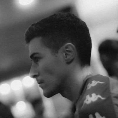 mikivillar7's profile picture. Juego al fútbol porque se me da más o menos bien. Pero soy mucho más que un jugador de fútbol. #enjoytheprocess 🐢