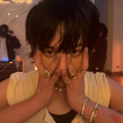 gd_fan88's profile picture. 반말 죽고싶다 
👒🚫
앙콘 올콘감니다😗