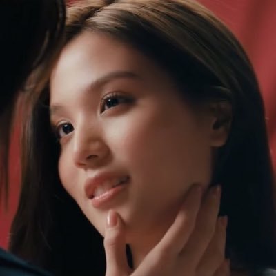 ST4RSIVE's profile picture. currently listening to cinema by 2min