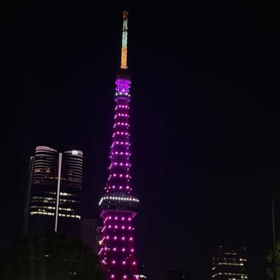 RobosssWater's profile picture. 迷うな、考えろ