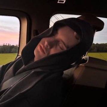 triedtruebIue's profile picture. 