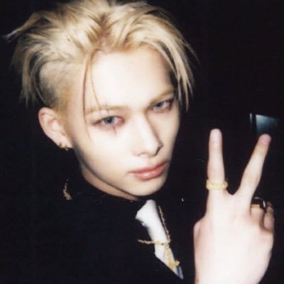 imikeus's profile picture. GIRLWONGIRLWON