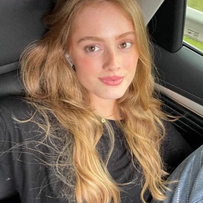 divadoliente's profile picture. ── .✦ bellodrama; track 7