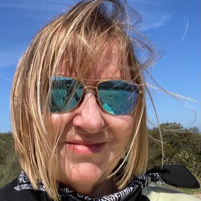 Leslie64993617's profile picture. 