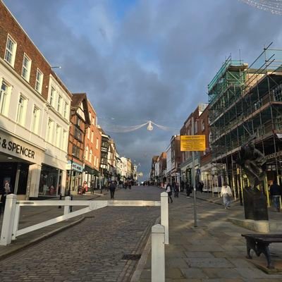 DylanThomas250's profile picture. YouTube DylanThomas35 -
Guildford Area - River Wey - Local Events - Local Food & Drink - Walking - Gym