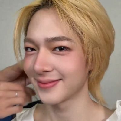 cwnunew's profile picture. @DMDhouse ( 𝓡 ) oleplayer ... 2001  ᨦ 💫 ❜  :  a voice wrapped in velvet, a smile carved in moonlight, 𝑁𝑢𝑁𝑒𝑤 𝐶ℎ𝑎𝑤𝑎𝑟𝑖𝑛 𝑃𝑒𝑟𝑑𝑝𝑖𝑟𝑖𝑦𝑎𝑤𝑜𝑛𝑔.