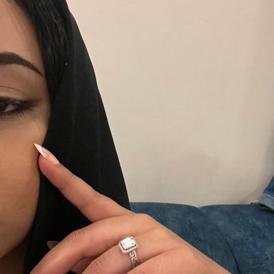 _dnm7's profile picture. زهرّ