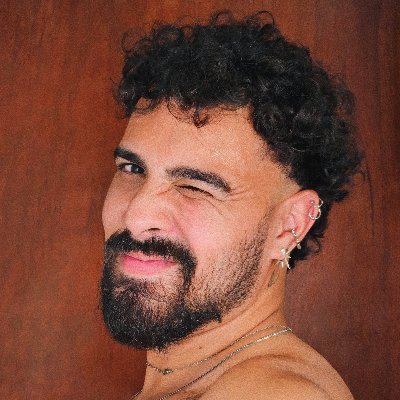 itaspato's profile picture. i run from straight men like the plague