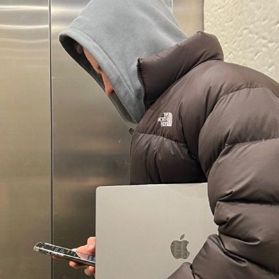 andreykavv's profile picture. 