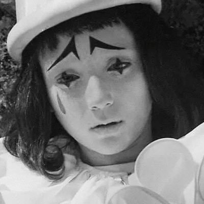 erukyun_'s profile picture. pour soulager mon infortune, je cherche, le long du léthé, ies fleurs pâles du clair de lune comme des roses de clarté.