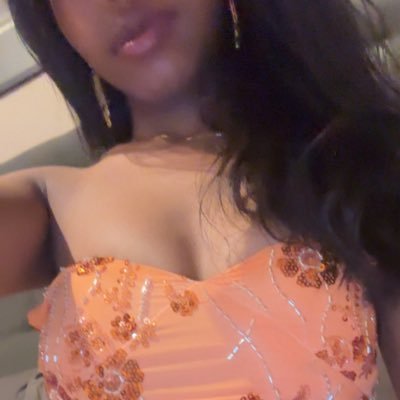 luvsrahh's profile picture. 