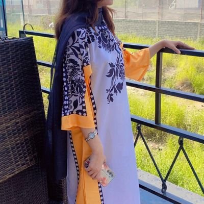 lilymia586024's profile picture. 