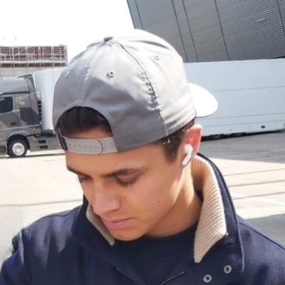 pitstoplando's profile picture. all about number four