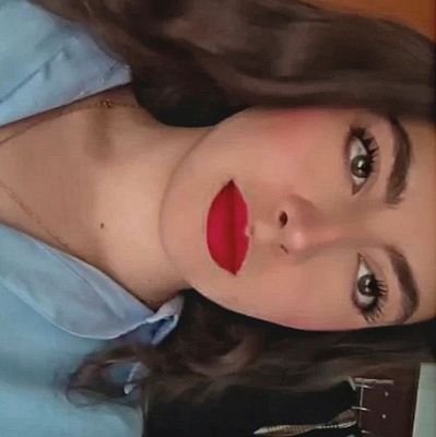 paularivvas's profile picture. 🦋
