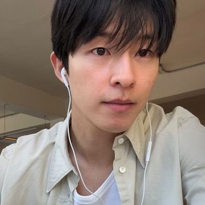 sweaterbois's profile picture. rrt, md 🔜 | trans masc