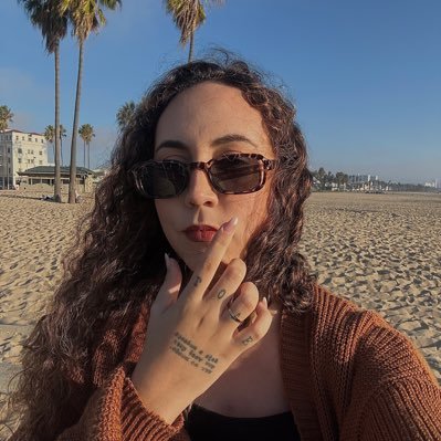 gabigmorais's profile picture. não me leve a sério neste canal.