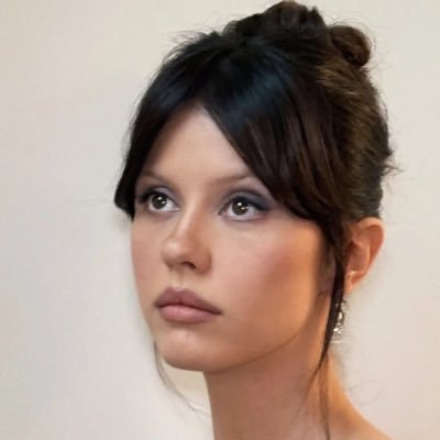 folkfearless's profile picture. Swiftie em tempo integral e médica nas horas vagas