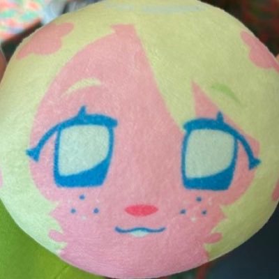 lexxiemow's profile picture. 8teen | artist, musician | poc | est | ic: @morschiffon