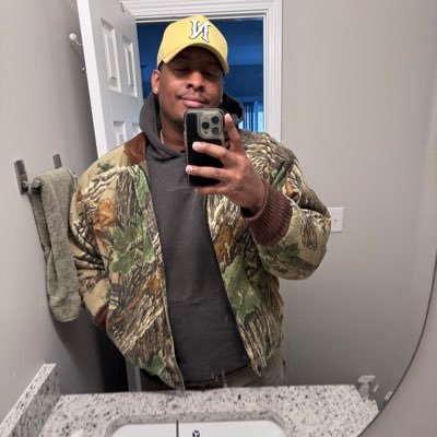 CameraManZac's profile picture. KS ✈️ TN // Former 4x all American scout team football player // Thoughts are my own // Freelance Videographer