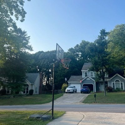 Rainmlsoore's profile picture. 