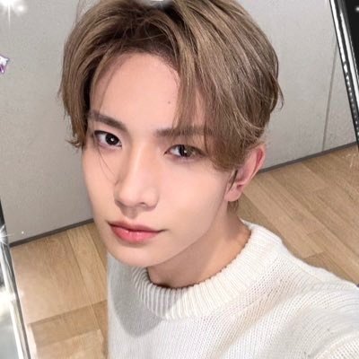 heesevns's profile picture. heeseung exists, and that’s enough ♡