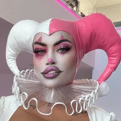 Reb3lxHarlz's profile picture. |𝑇ℎ𝑒 Queens Jester | She will stalk and obsess over you| Beautiful Wife: @mommy_Yor_ / Serving Queen @QUEENOFAKHERXS
No Art/ photos posted are mine!
