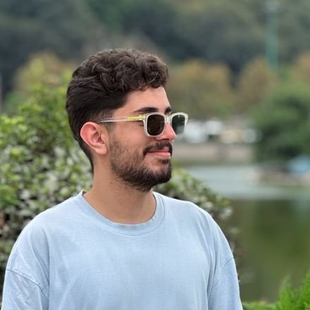 shahriarfattahi's profile picture. (آزادی، به پای عهد با تو بسته می‌مانم)