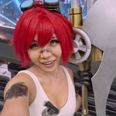 Landiacos's profile picture. Last minute cosplay pro + Zenyatta glazer