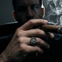 kwrtzg's profile picture. We don't build victims. We build Kings. 👑
​Mindset • Money • Muscle
​Join the Protocol 👇