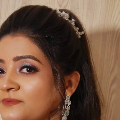 man_ki_awaaj's profile picture. “कसक भी,टीस भी,ग़म भी,नज़र भी,जान भी,दिल भी ,
बड़ी गुलज़ार रहती है, अकेलेपन की महफ़िल भी..!”