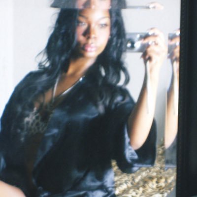 777shesiconic's profile picture. if found please return to playboy mansion