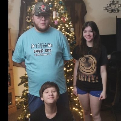 linnzielee's profile picture. 3 awesome teens,an amazing fiance,and 5 goofy cats! Collected over 3,000 🍀. OBSESSED with space and what's out there .🚀Love nature & writing. 
$Sassycomfort.