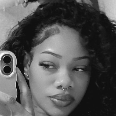 rydaryyyy's profile picture. Antisocial Extrovert 🩶 Mommy🦕🎀