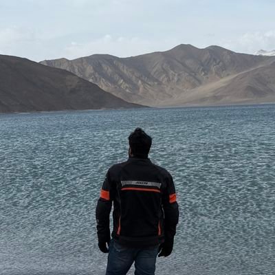 _Vamsi_____'s profile picture. SDE