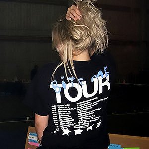 girlsromantics's profile picture. No escuro me vislumbro, crio um mundo que é só meu.